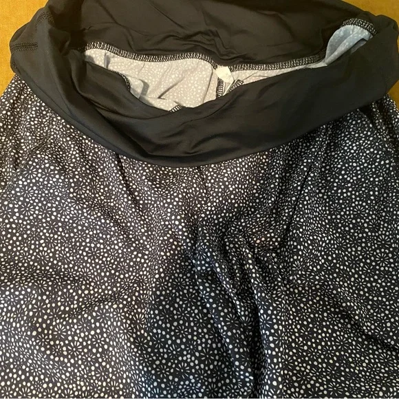 Lululemon Vinyasa Pants - Picture 3 of 7